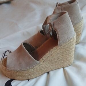 Marc Fisher Taupe Beige Heeled Espadrilles Size 8